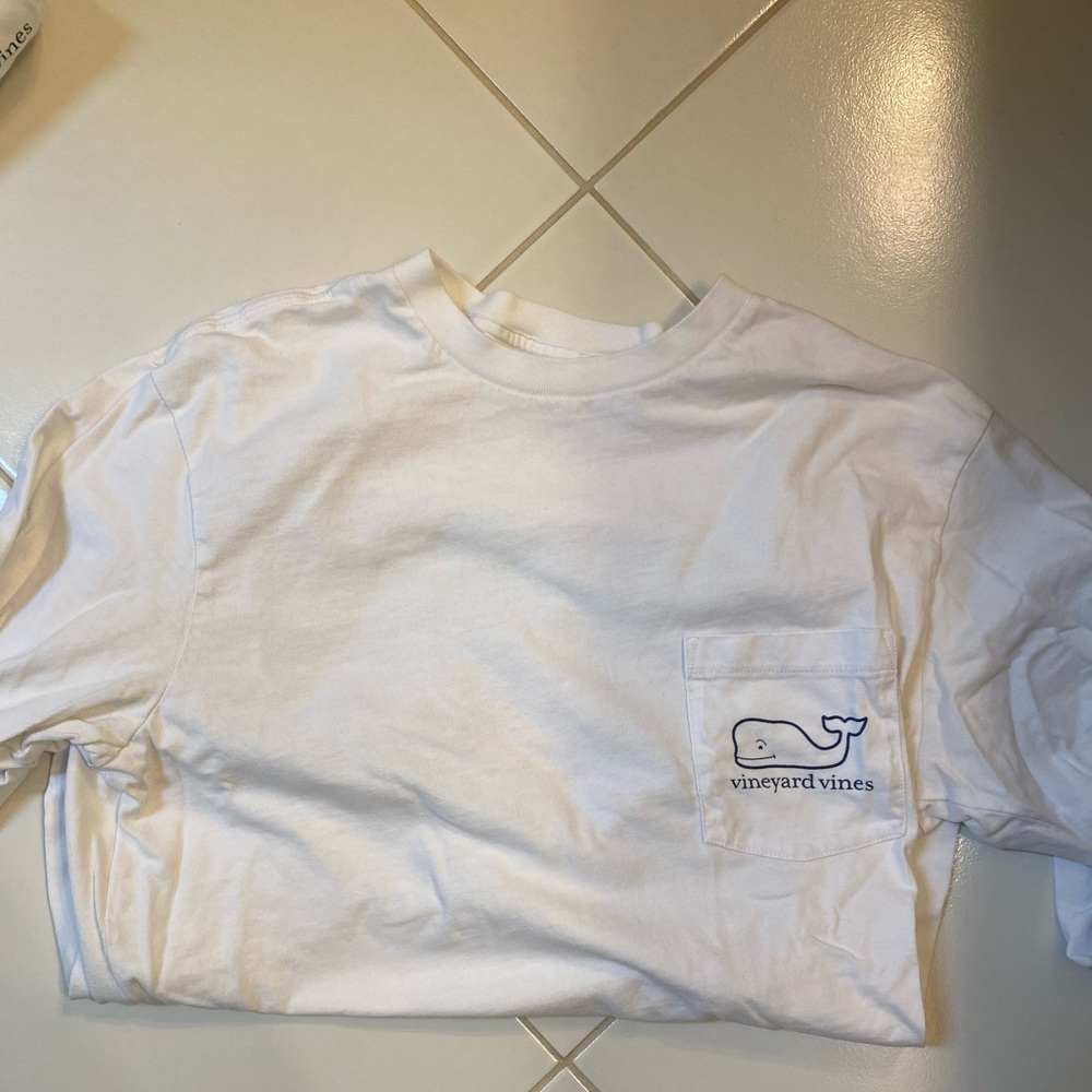 Vineyard vines white long sleeve tee